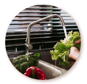Best_Sink_and_Faucet_Styles_for_a_Farmhouse_Kitchen_featured_photo
