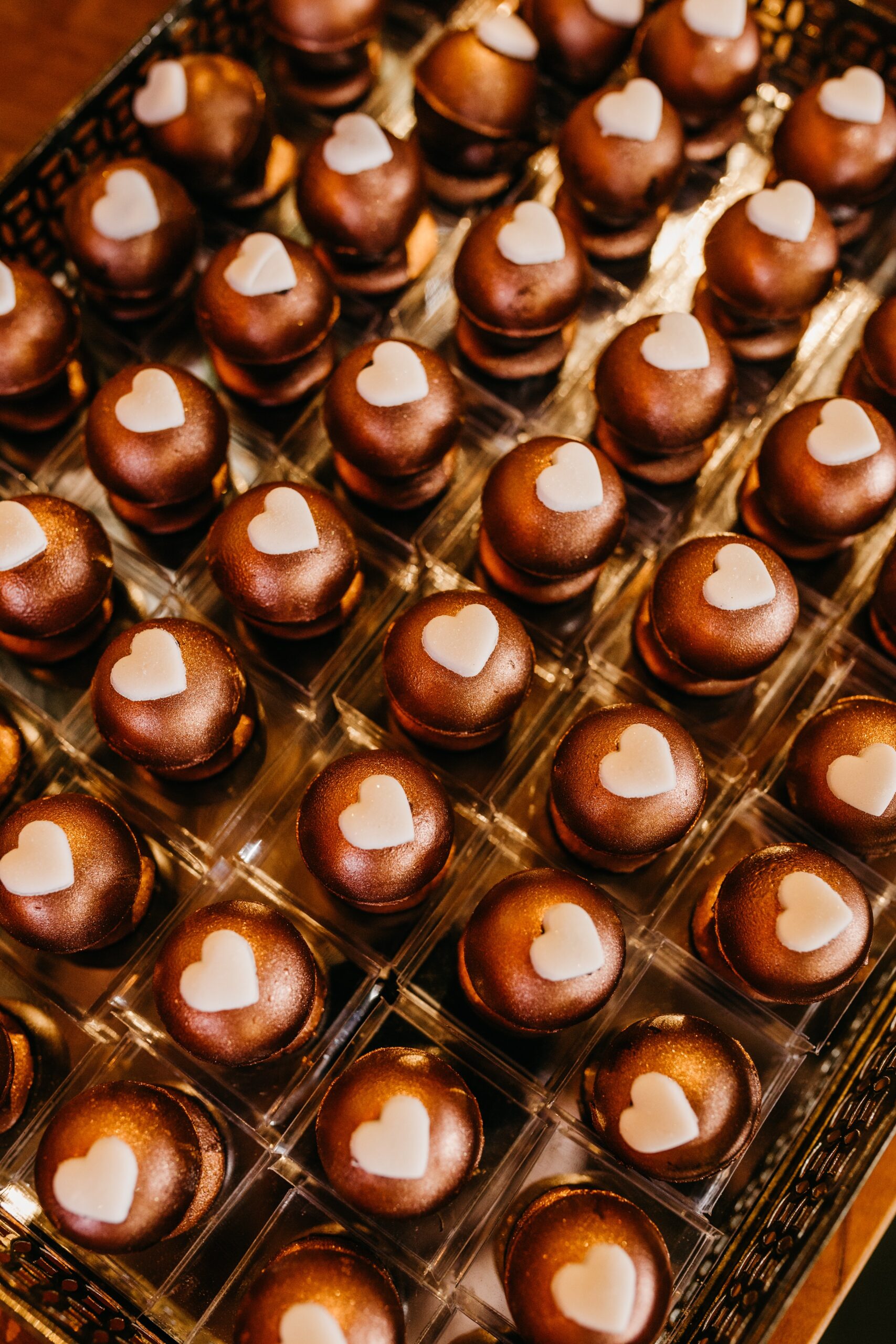 Top-6-Reasons-For-Ordering-Chocolates-and-Candies-In-Bulk-awdnas2312